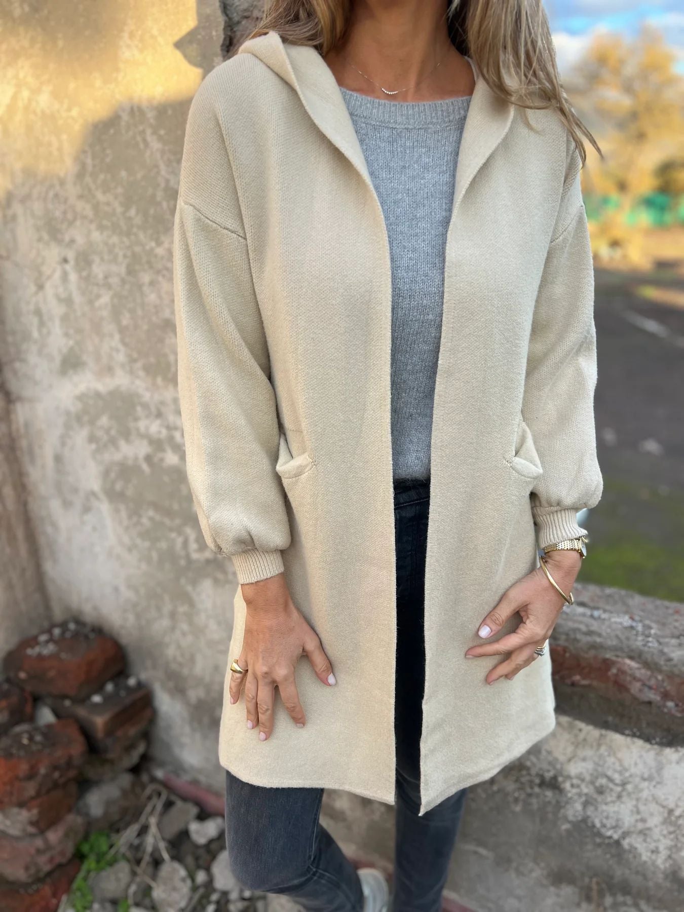 ModeGeist | Wollene Taschenkapuzenmitteljacke