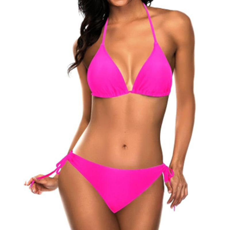Minimalistischer Damen-Bikini mit Dreieck-Oberteil und verstellbaren Trägern von MODEGEIST
