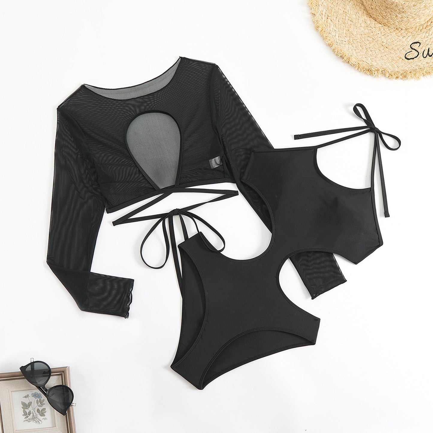 Elegante Damen Bademode mit transparentem Top und hohem Beinschnitt, Trendsetter-Design
