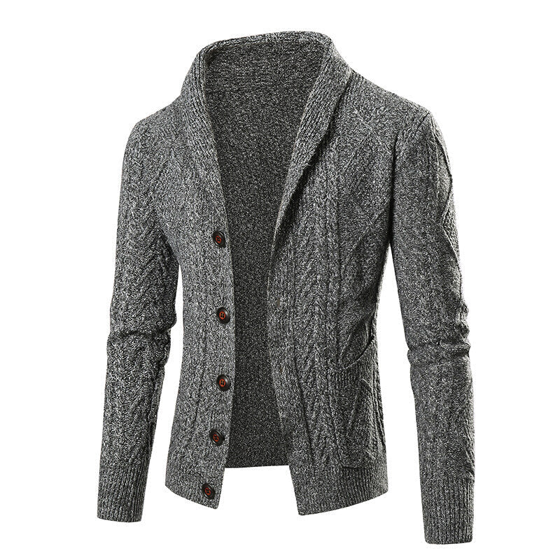 Herren Strickjacke mit modernem Zopfmuster und aufgesetzten Taschen ModeGeist