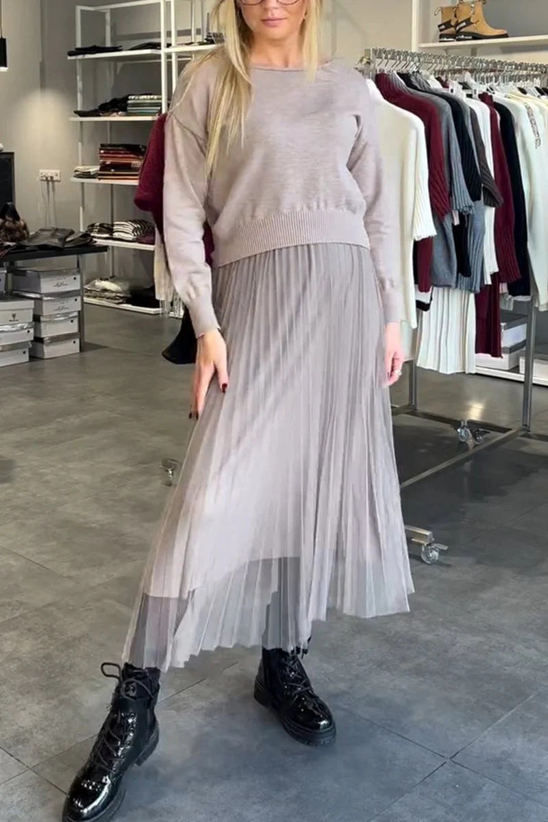 Damen Elegantes Faltenrock- und Pullover Set ModeGeist
