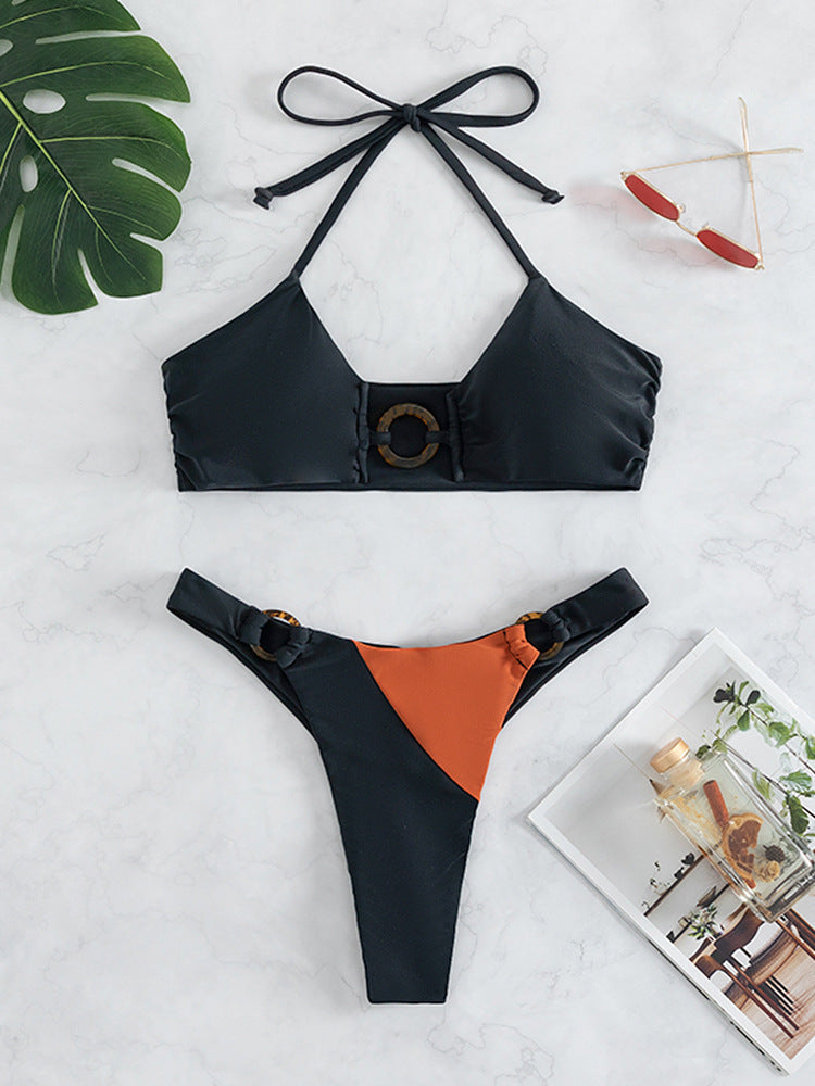 Modischer Damen-Bikini mit Schnürung und asymmetrischen Trägern