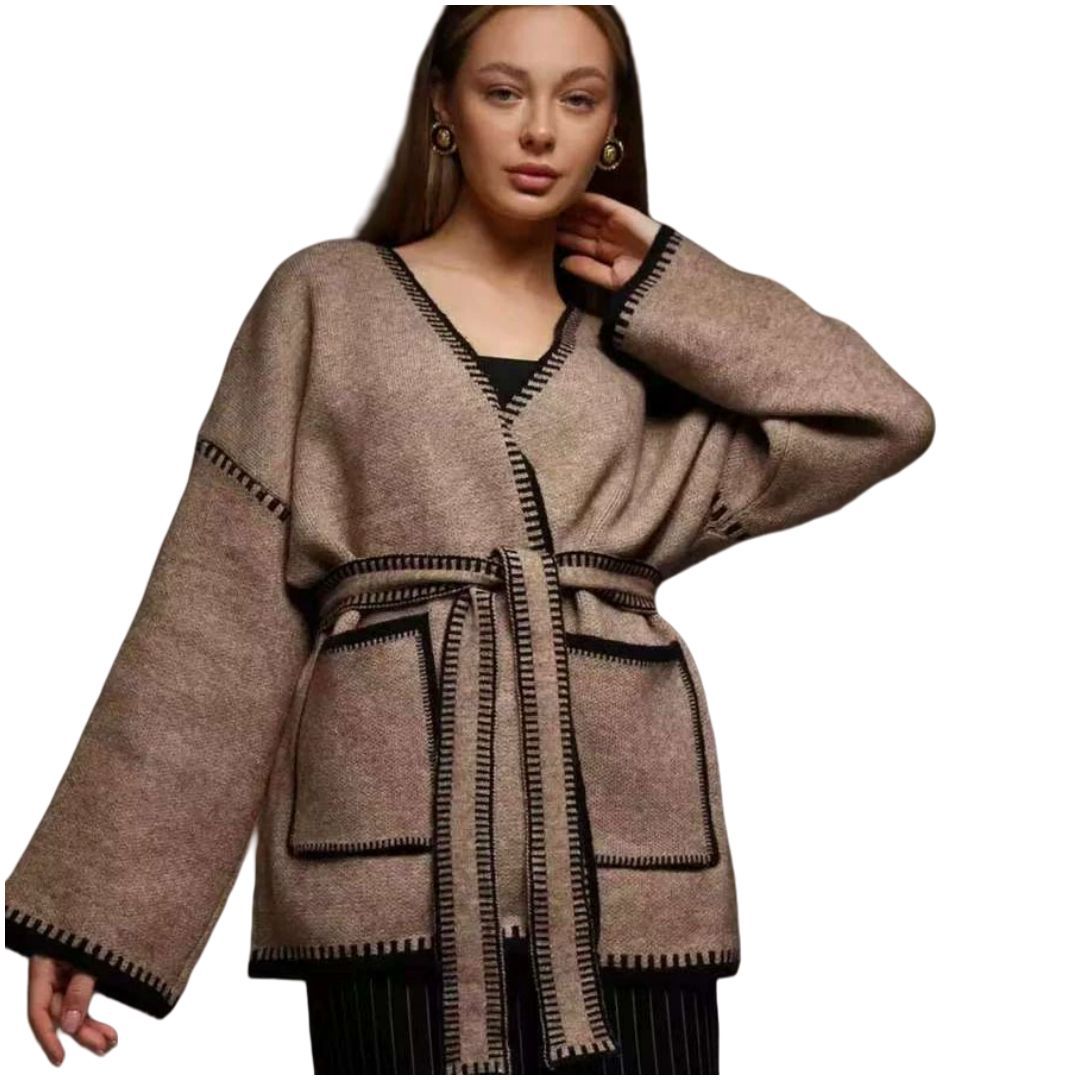 Damen Strickjacke mit großem Revers und praktischen Taschen ModeGeist