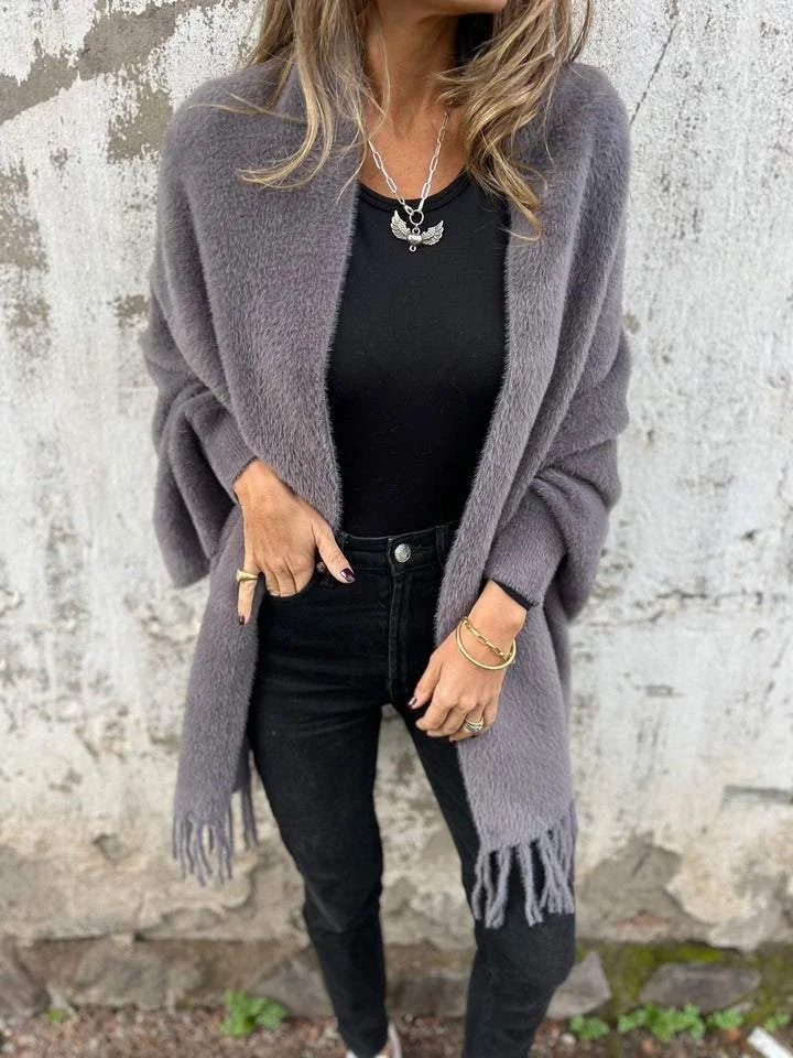 Damen Kuscheliger Strickponcho mit Fransen ModeGeist