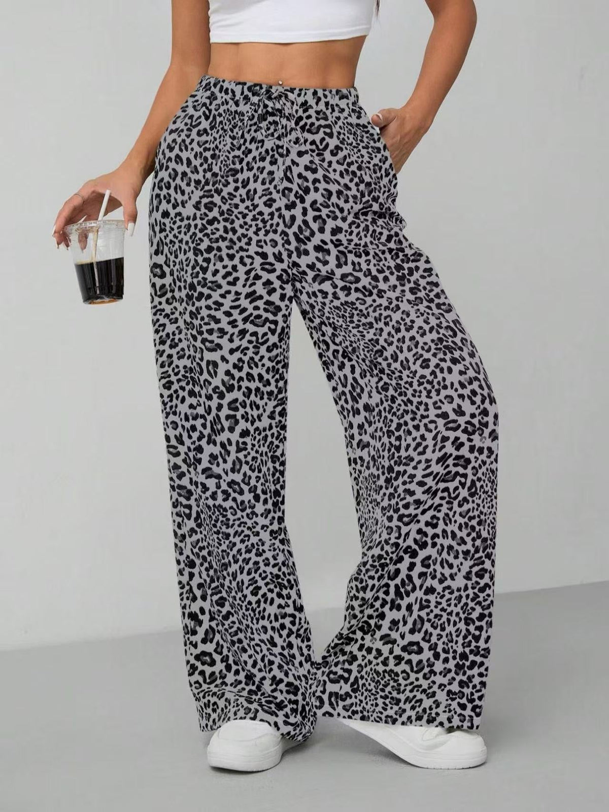 Damen Weite Tiermuster-Hose ModeGeist