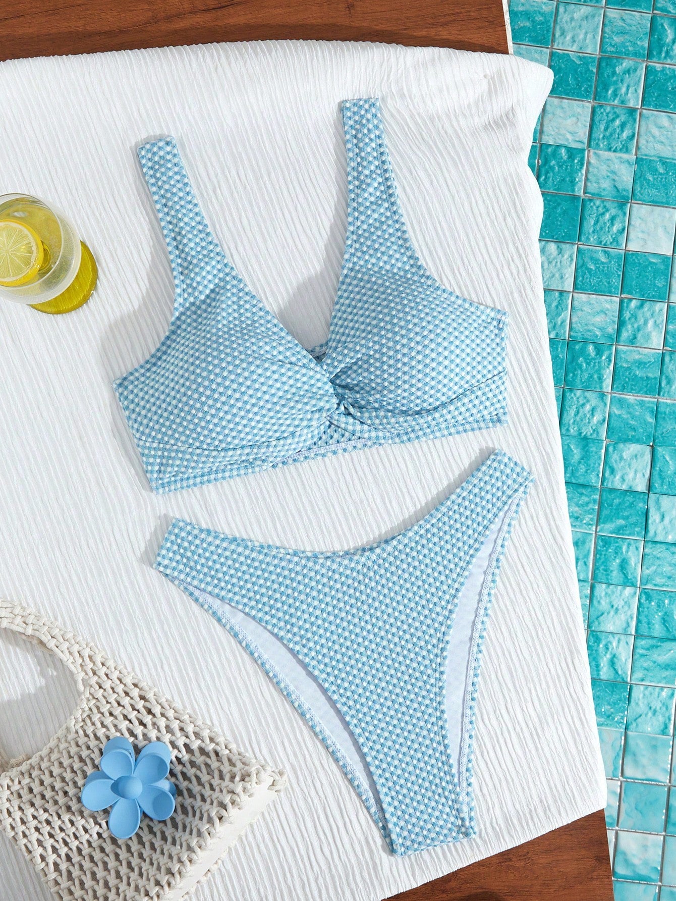 Bikini mit modischem Karomuster und bequemen breiten Trägern