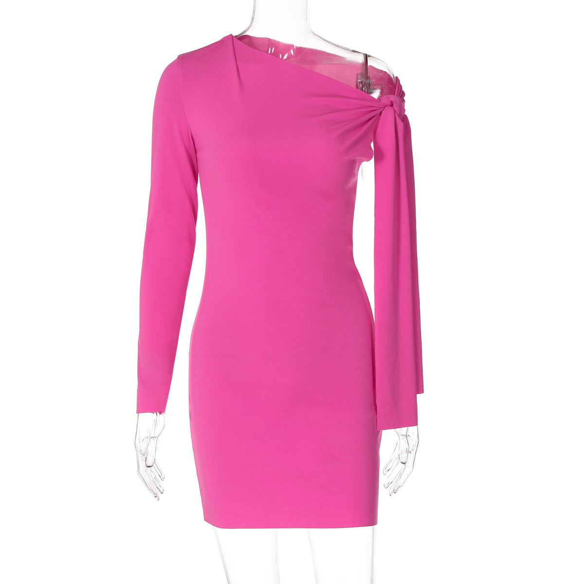 Elegantes Wickelkleid für Damen mit asymmetrischem Schulterbereich und figurbetonter Silhouette von MODEGEIST