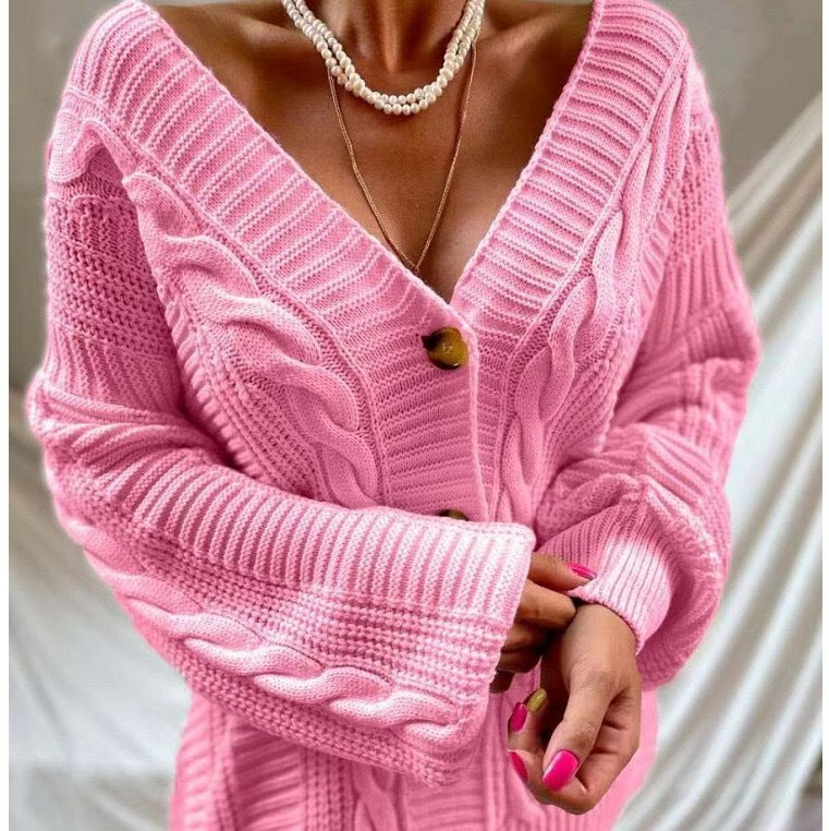 Damen Strickjacke mit tiefem V-Ausschnitt und einzigartigem Zopfdesign ModeGeist