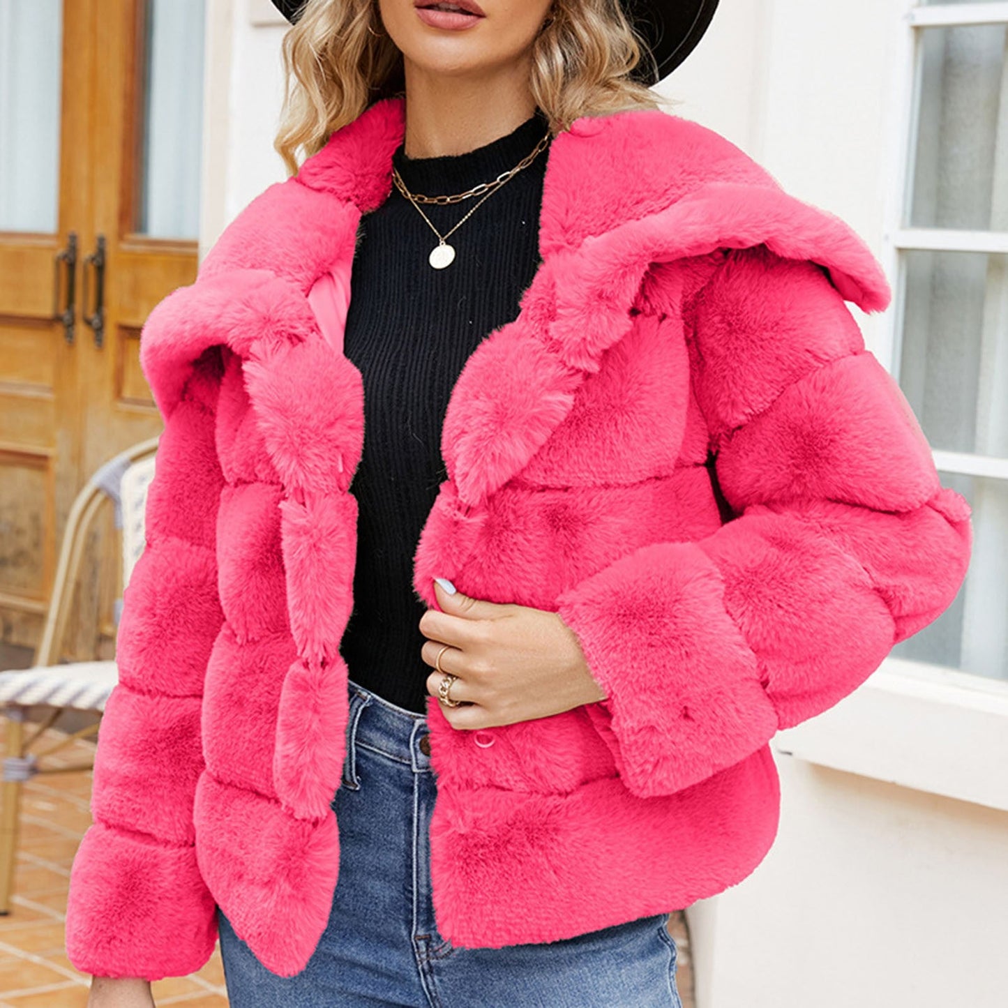 Damen Modische Kapuzenjacke aus künstlichem Pelz mit strukturiertem Design ModeGeist