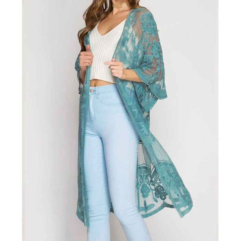Modischer Damen-Crochet-Kimono mit luftigem Schnitt und Blumenmuster