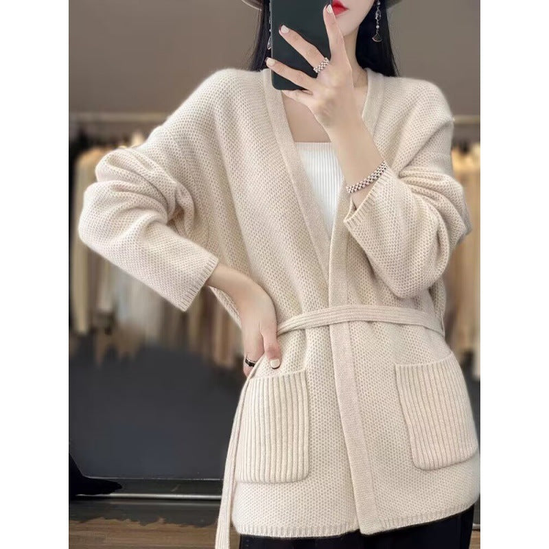 Damen bequeme Strickjacke mit Taillengürtel und Taschen ModeGeist
