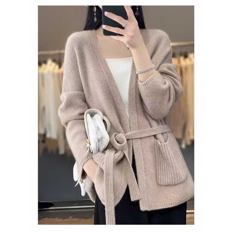 Damen bequeme Strickjacke mit Taillengürtel und Taschen ModeGeist