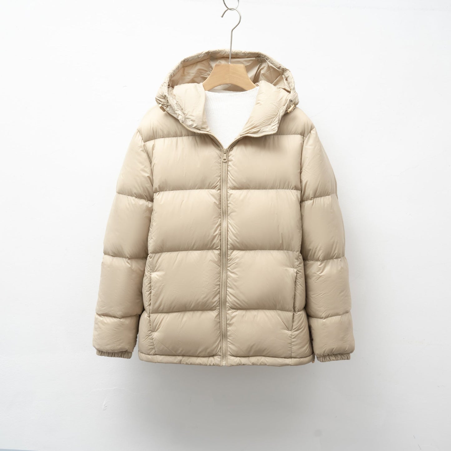 Damen leichte isolierte Winterjacke mit verstellbarer Kapuze ModeGeist