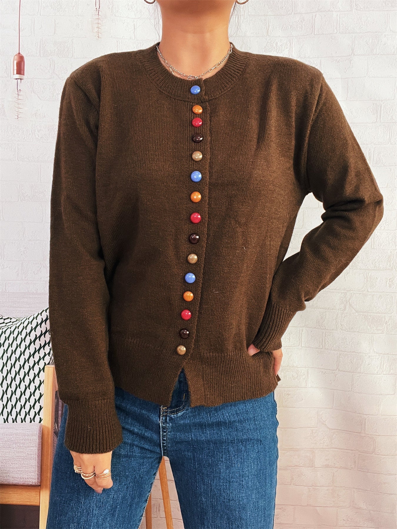 Damen stilvolle Strickjacke mit bunten Knöpfen ModeGeist