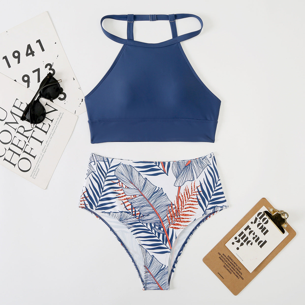 Sportlicher Damen-Bikini mit hochtaillierter Hose von MODEGEIST