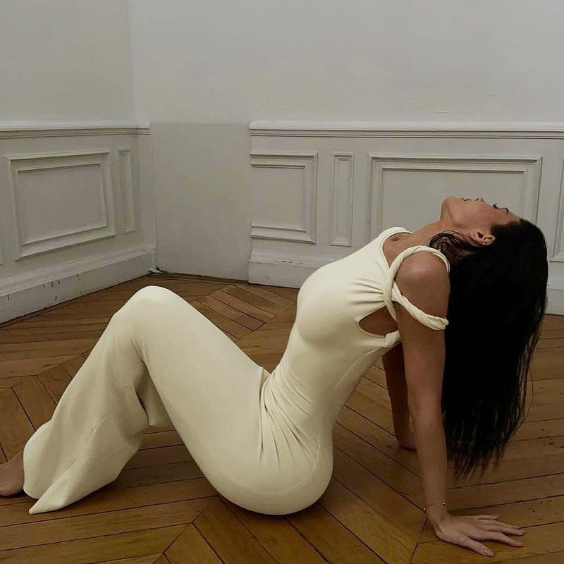 Elegantes Damen-Maxikleid mit figurbetonter Passform, asymmetrischem Ausschnitt und edlem Detail von MODEGEIST