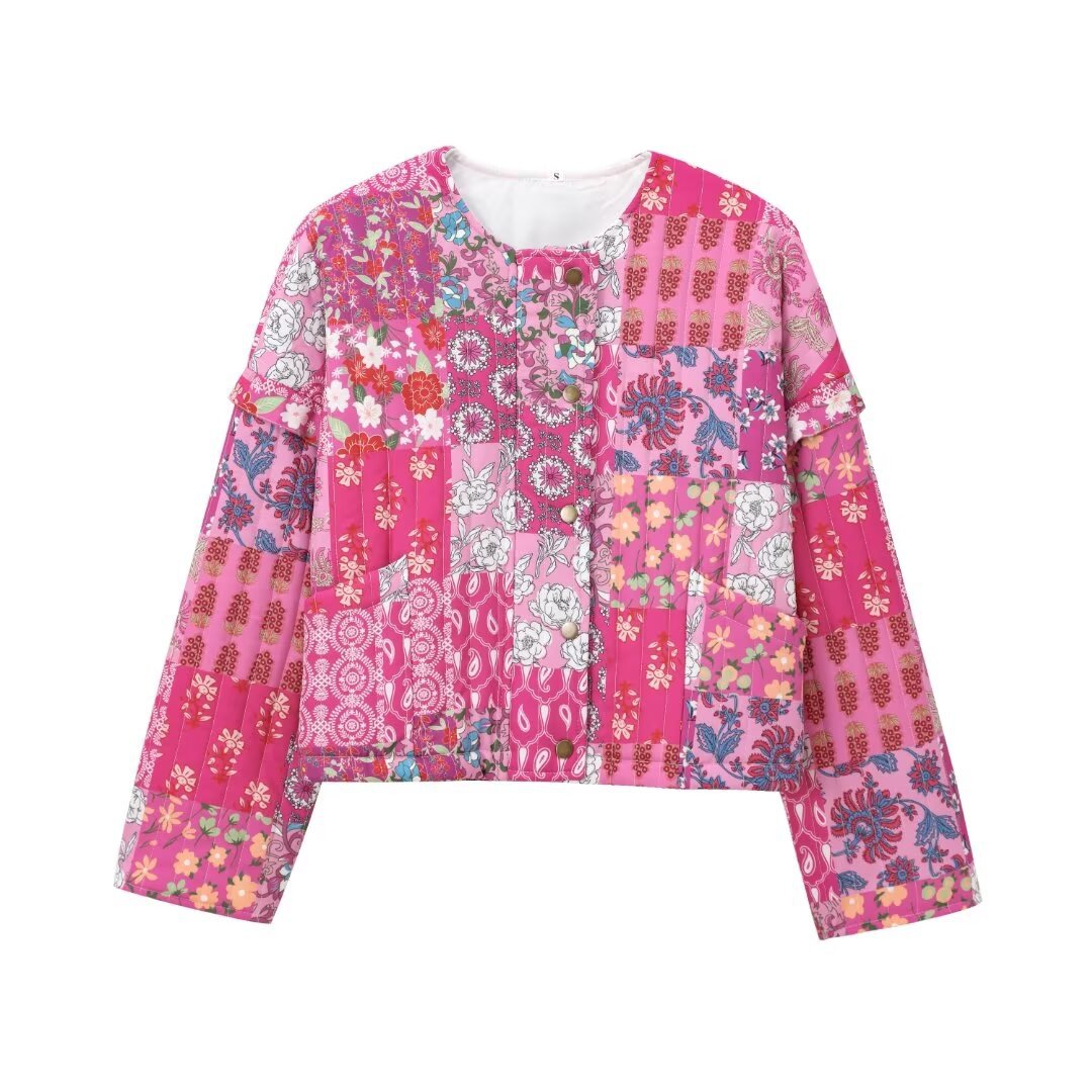 Damen Patchwork-Jacke mit floralen Motiven und praktischen Taschen ModeGeist