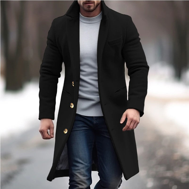 Herren eleganter Wollmantel mit schmalem Schnitt und goldenen Knöpfen ModeGeist