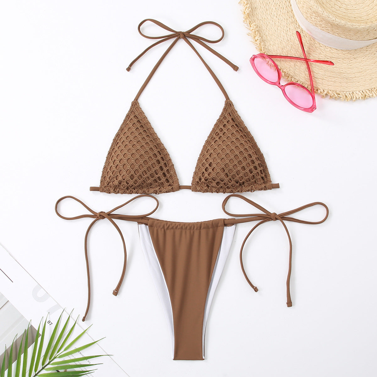 Modischer Dreieck-Bikini für Damen mit raffinierten Bindebändern und Netz-Overlay