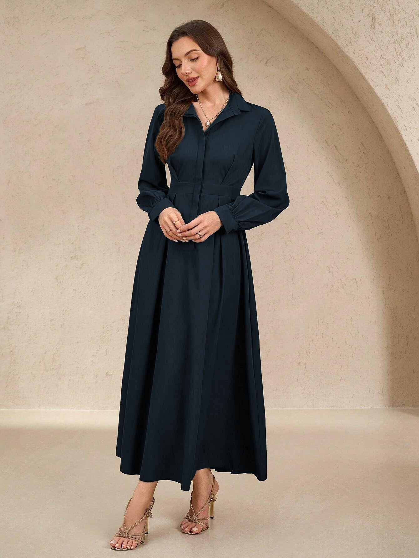 Damen Elegantes Hemdblusenkleid mit schwingendem Rock und praktischen Taschen ModeGeist