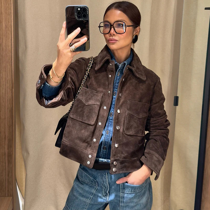 Damen Modische Wildlederjacke mit seitlichen Taschen ModeGeist