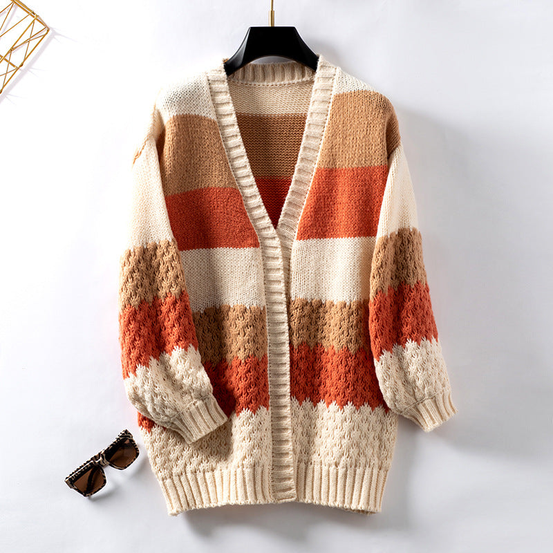 ModeGeist | Strickjacke mit Klassischem Schnitt
