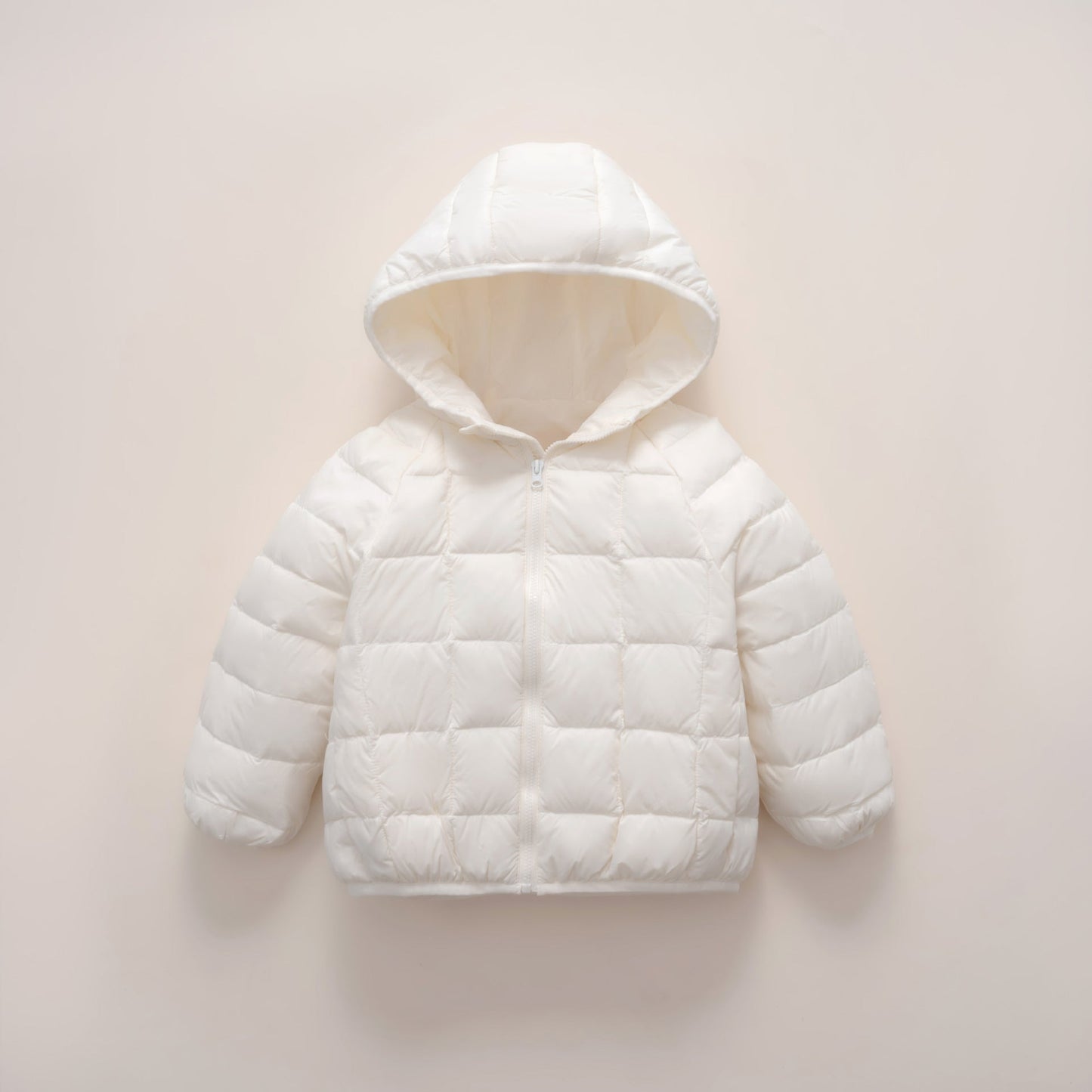Damen warme Daunenjacke mit Kapuze und quer gestepptem Design ModeGeist