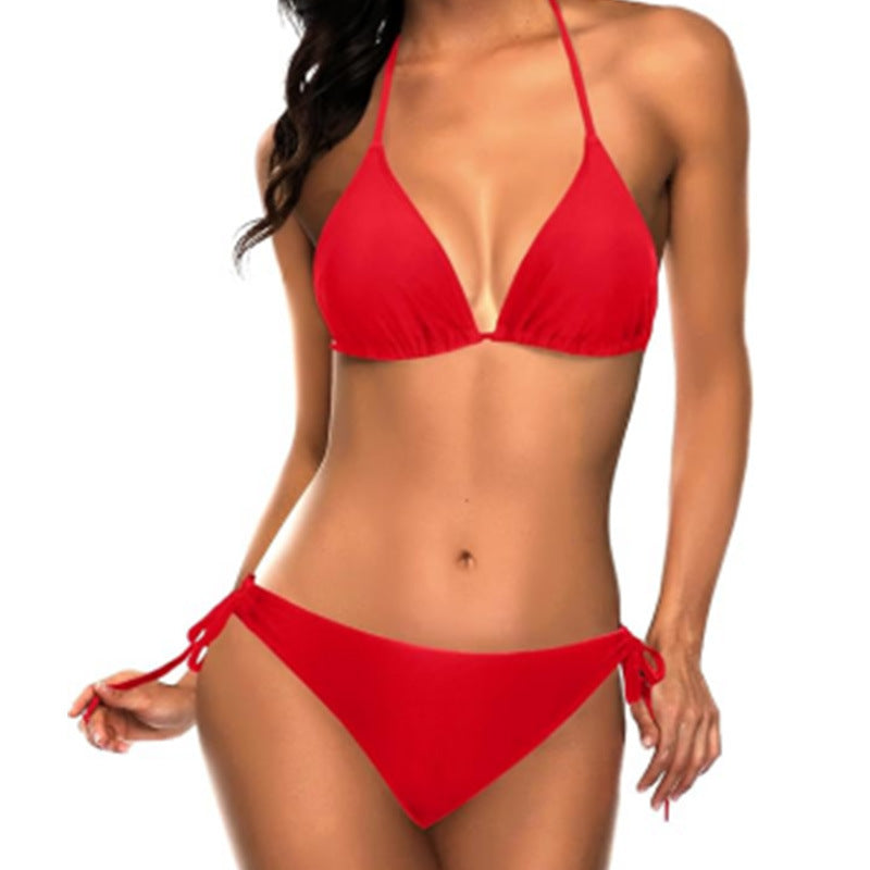 Minimalistischer Damen-Bikini mit Dreieck-Oberteil und verstellbaren Trägern von MODEGEIST
