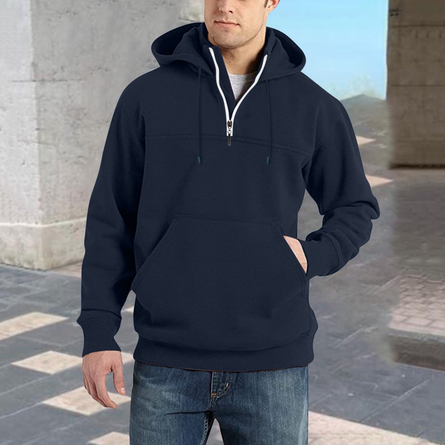 Herren modischer Kapuzenpullover mit halbem Reißverschluss und praktischen Kängurutaschen ModeGeist