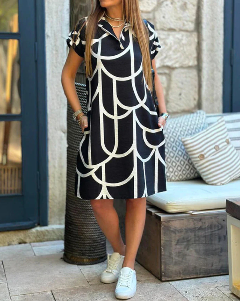 Modernes Hemdblusenkleid mit grafischem Muster von MODEGEIST