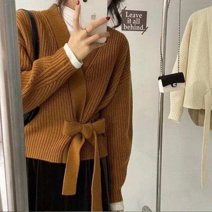 Damen Wickelstrickjacke mit weit geschnittenen Ärmeln und Taillengürtel ModeGeist