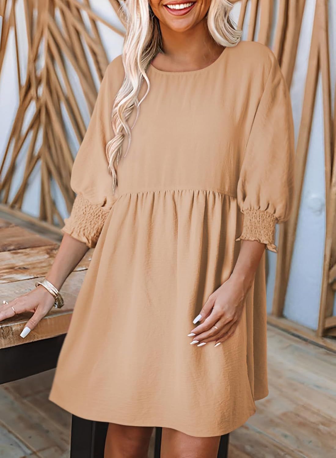 Elegantes, lässiges Damen-Minikleid mit Rüschen und lockerer Passform von MODEGEIST