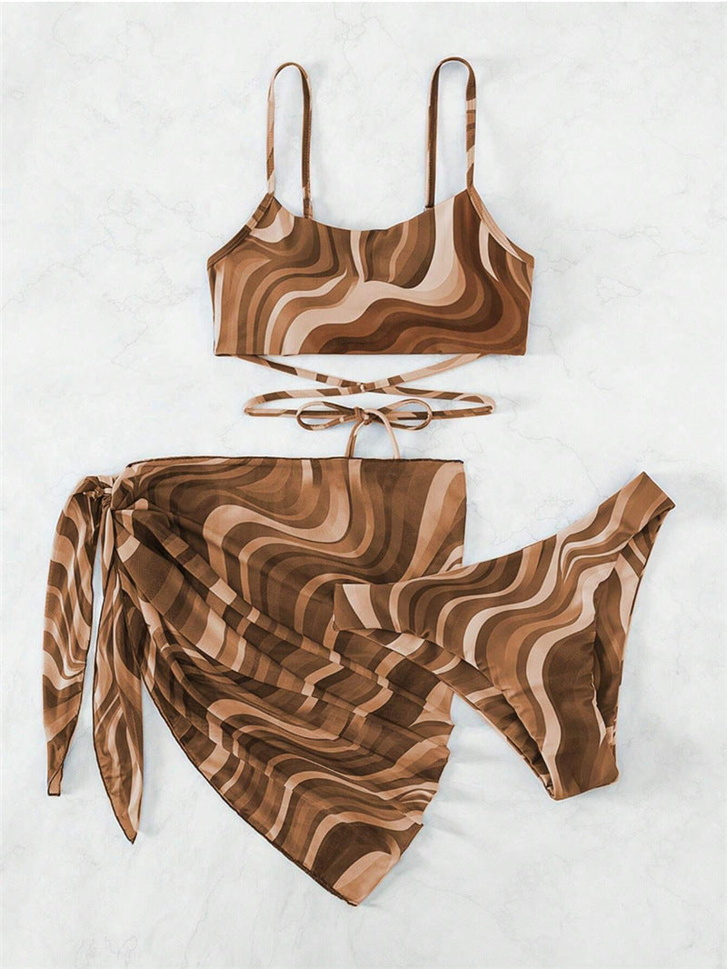 Modernes Damen Bikini-Set mit Wickelrock und schickem Oberteil von MODEGEIST