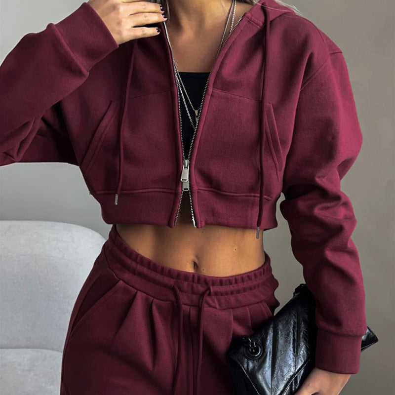 Damen sportliches Set mit cropped Kapuzenpullover und weitem Jogginghose ModeGeist