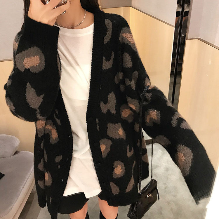 Damen Strickcardigan mit auffälligem Leopardenmuster und großzügigem Schnitt ModeGeist