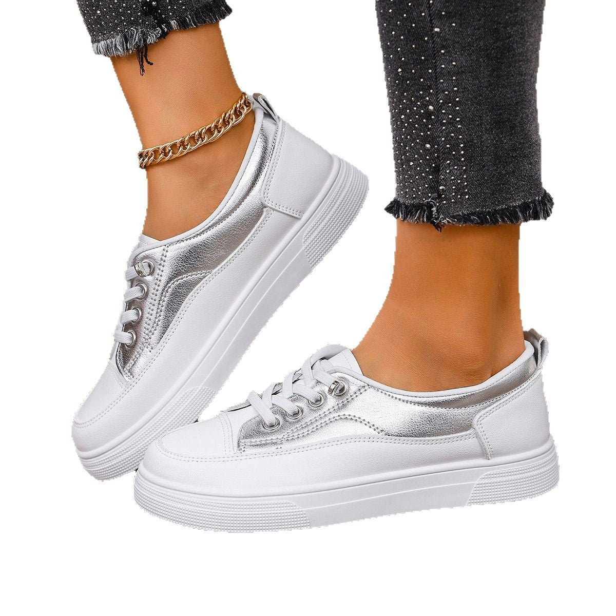 Modische Damensneaker mit eleganter Metallic-Applikation von MODEGEIST