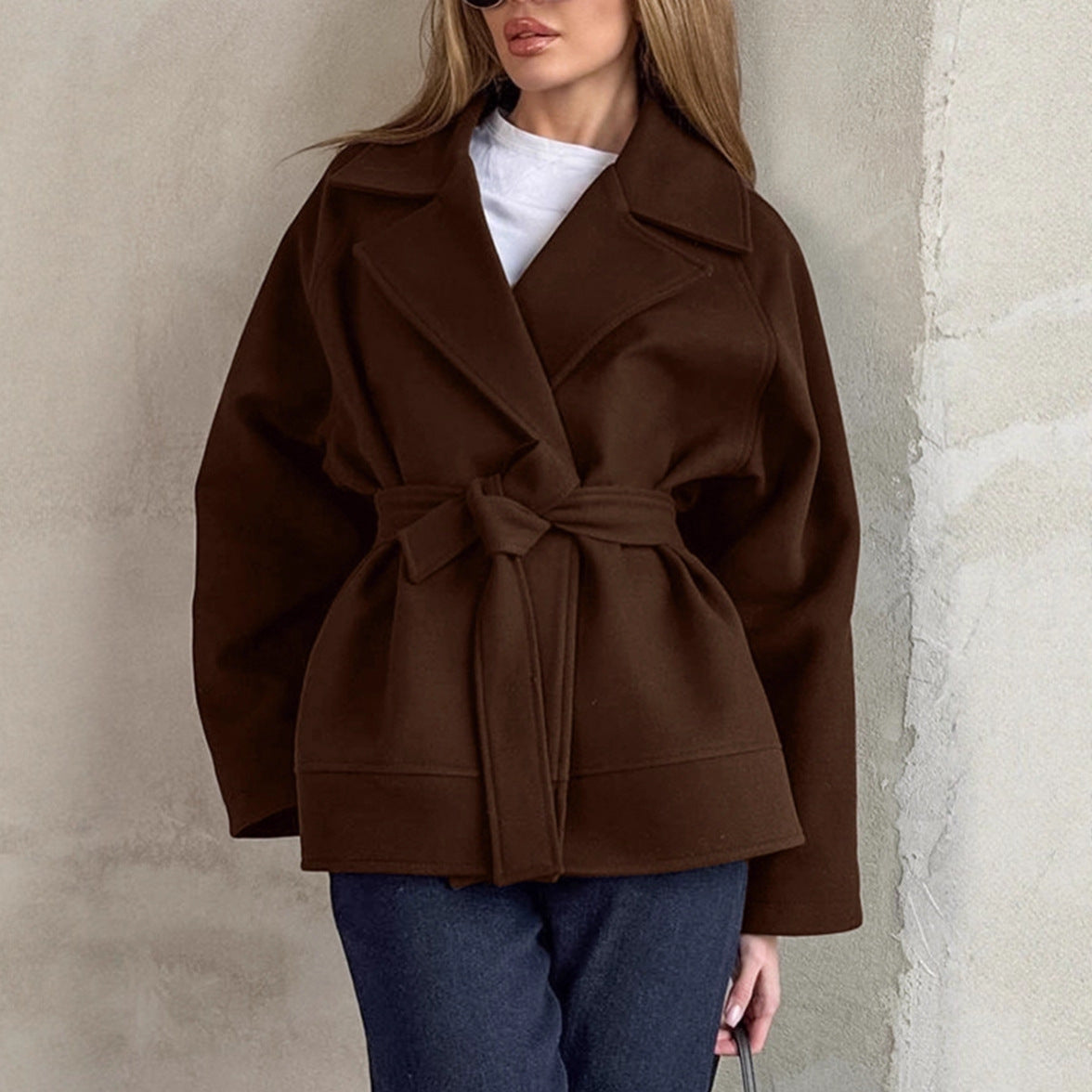 Damen Elegante Wickeljacke mit Gürtel und lässigem Schnitt ModeGeist