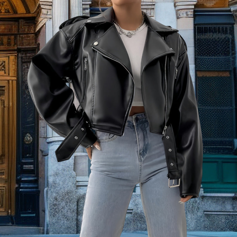 Damen Kunstleder Bikerjacke mit weitem Schnitt und umfangreichen Details ModeGeist