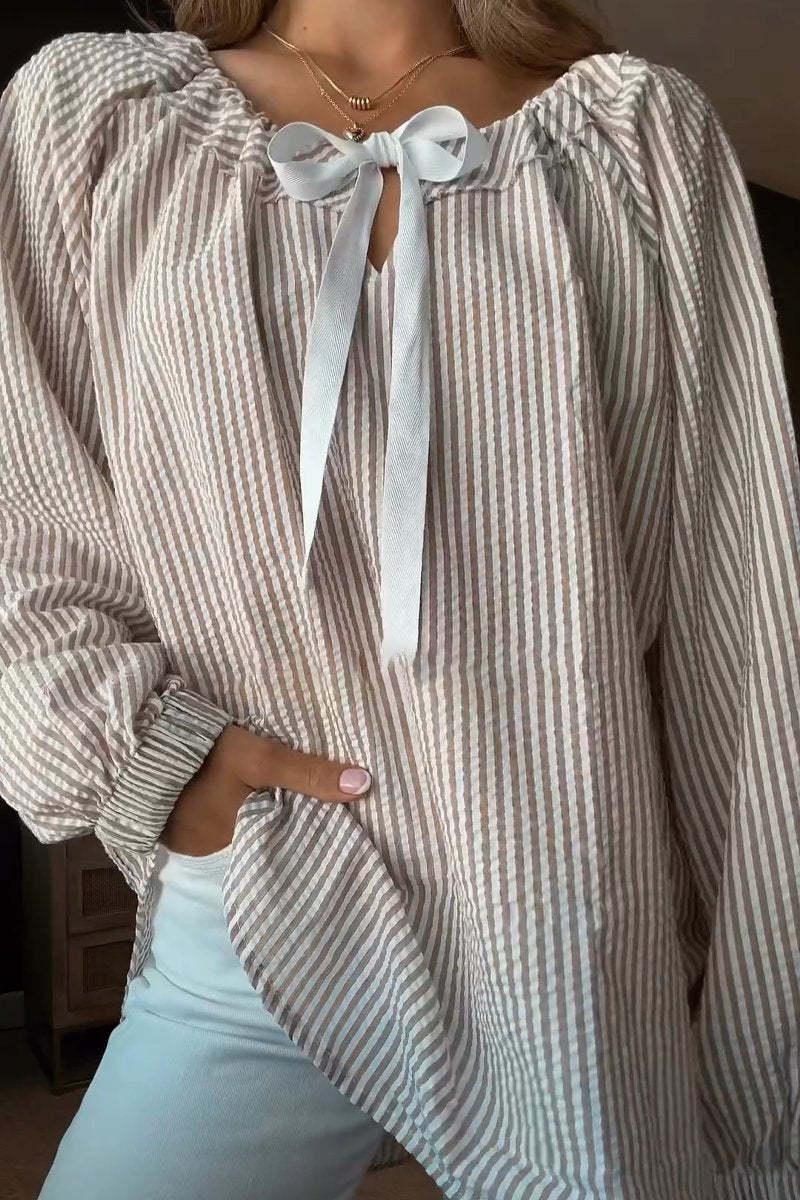 Damen Bluse mit elastischem Ausschnitt und Schleifenbindung ModeGeist
