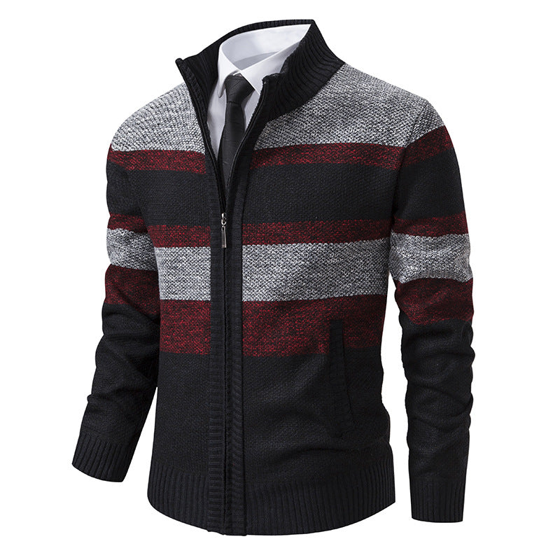 Herren Strickjacke mit Stehkragen und modernem Streifenmuster ModeGeist