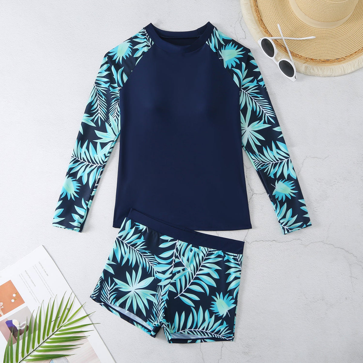 Langärmliger UV-Schutz Rashguard und Surfshorts für Damen von MODEGEIST