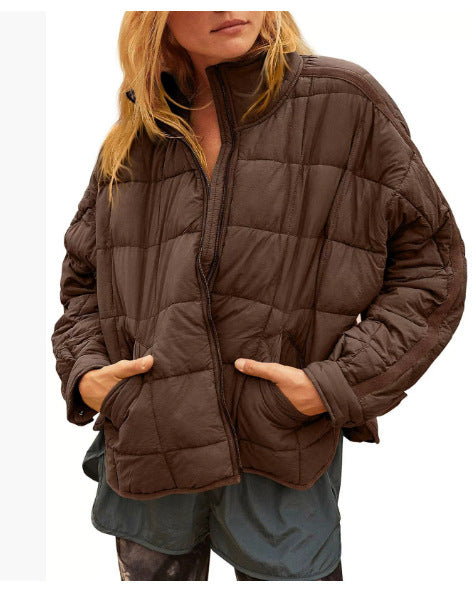 Damen Leichte Steppjacke mit hohem Kragen und praktischen Taschen ModeGeist