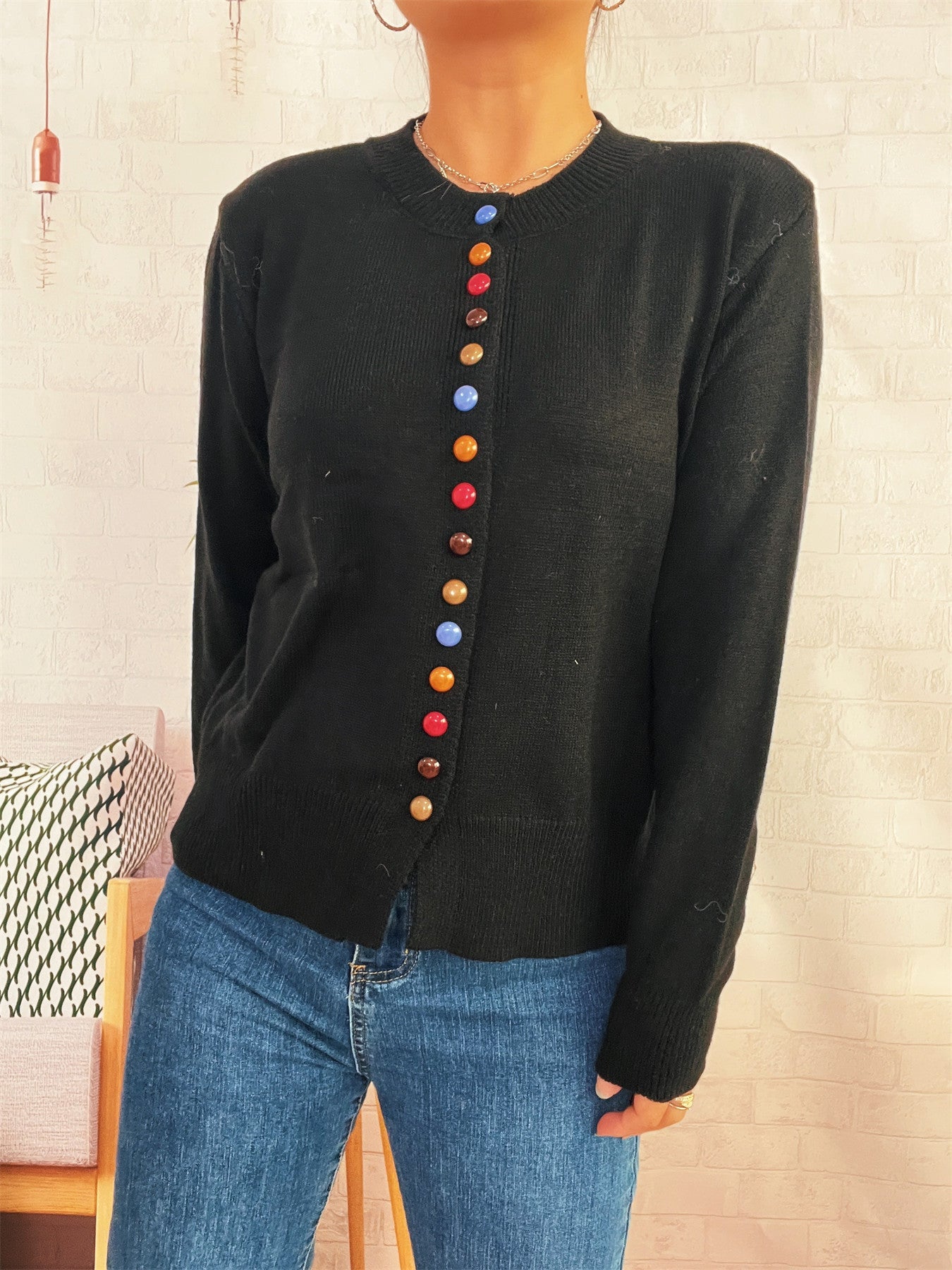 Damen stilvolle Strickjacke mit bunten Knöpfen ModeGeist