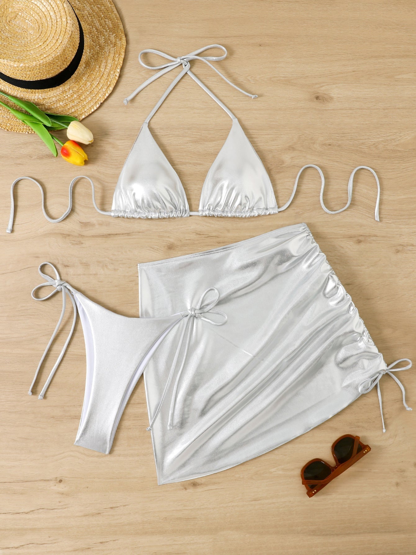Glitzender Damen Bikini mit Rock von MODEGEIST