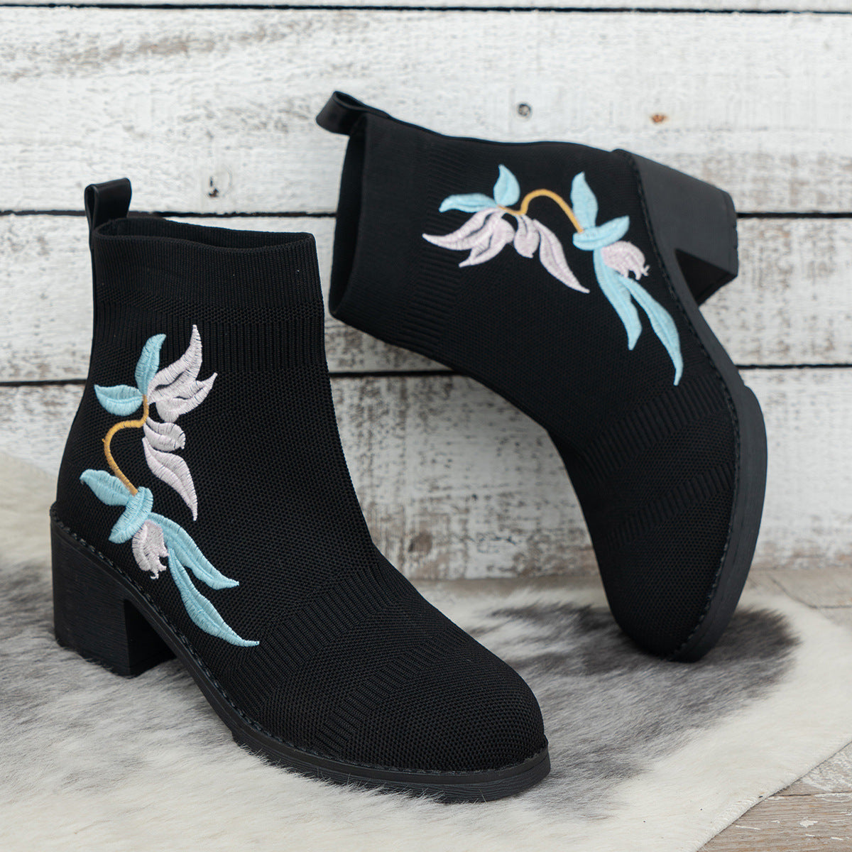 Modische Damen-Stiefeletten mit Blumen-Stickerei