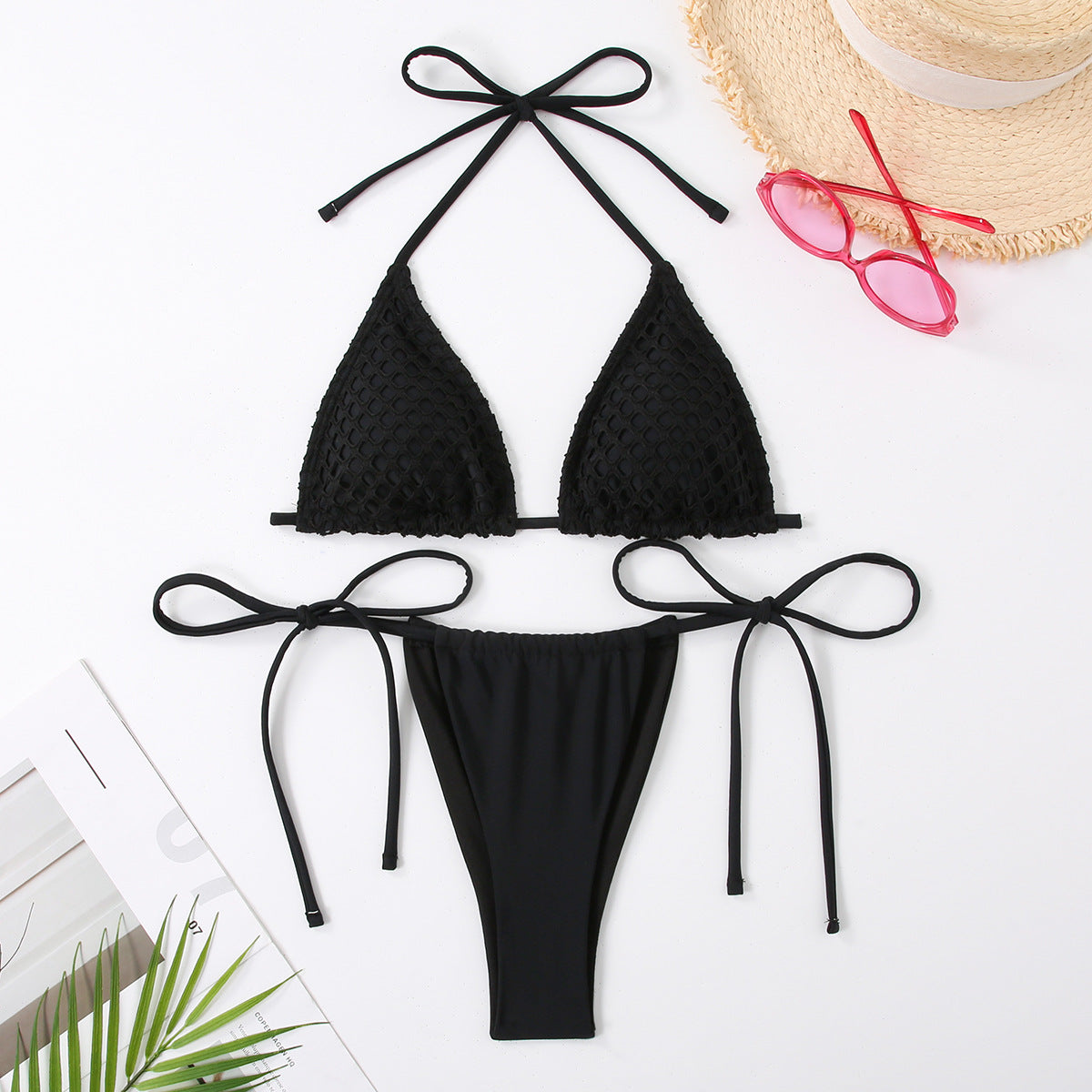 Modischer Dreieck-Bikini für Damen mit raffinierten Bindebändern und Netz-Overlay