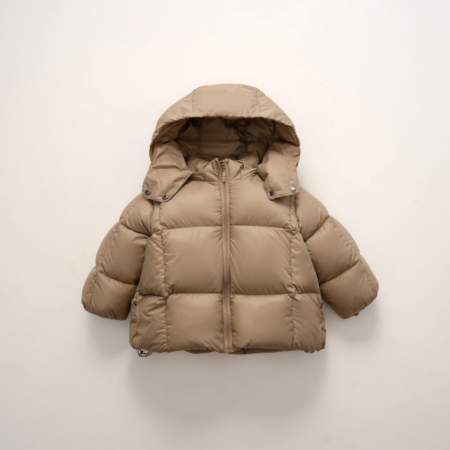 Damen moderne Daunenjacke mit abnehmbarer Kapuze und elastischen Bündchen ModeGeist