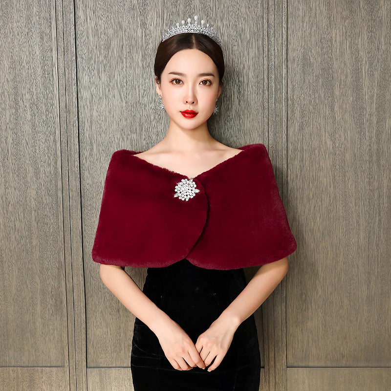 Damen eleganter und luxuriöser Umhang aus Kunstpelz ModeGeist