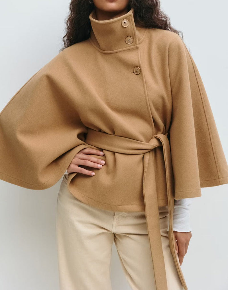 ModeGeist | Stehkragen Knopf Gürtel Cape Trenchcoat
