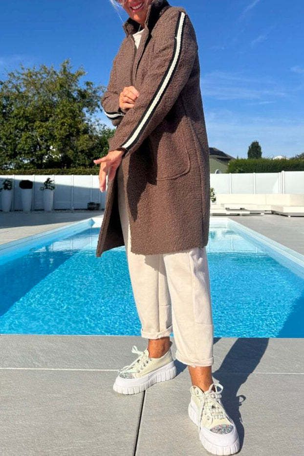 Damen eleganter Teddy-Mantel mit zwei Taschen und sportlichen Streifen ModeGeist